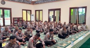 Polda Malut Gelar Binrohtal untuk Meningkatkan Ketaqwaan dan Keimanan Anggota Polri