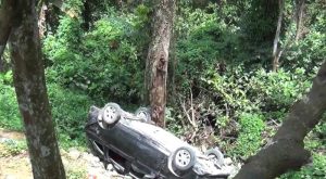 Minibus Avanza Berpenumpang Karyawan BUMN Terjun ke Jurang di Jalan Menuju Polman – Mamasa