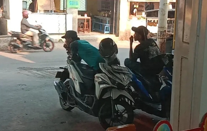 Juru Parkir Liar Meresahkan Warga di Indomaret Sidapurna, Kabupaten Cirebon: Panggilan untuk Penegakan Hukum