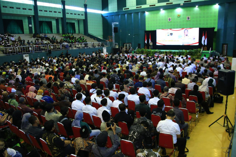 Ops NCS Polri Bagikan Ribuan Paket Sembako dan Ajak Masyarakat Ciptakan Pilkada Damai di Jawa Timur