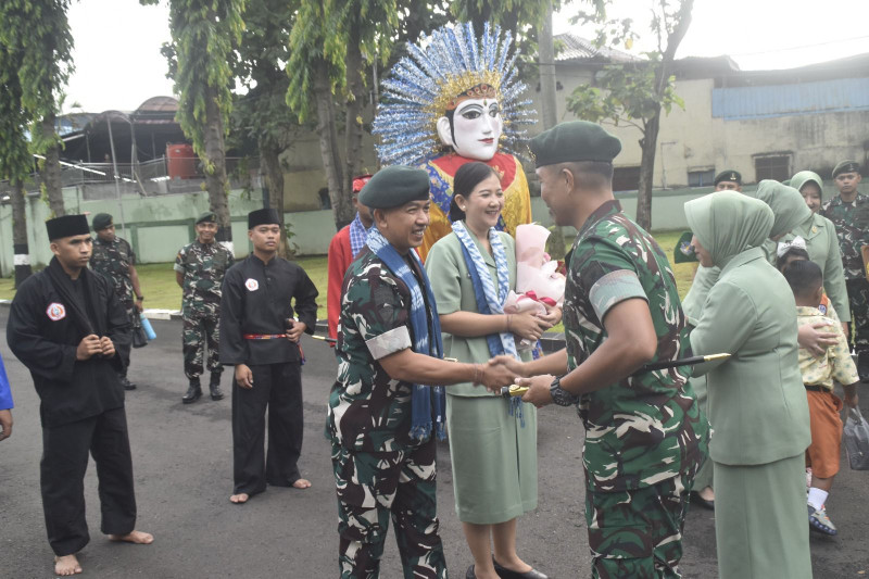 Danbrigif 1/Jaya Sakti Kunjungi Yonif 201/JY: Sinergi dan Pendukung Inovasi Prajurit serta Persit