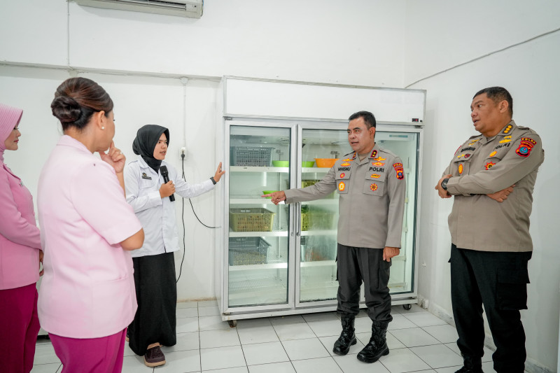 Dukung Program Makan Bergizi Gratis, Kapolda Sumut Hadiri Operasional SPPG dan Salurkan Menu Sehat ke SD Kemala Bhayangkari I Medan
