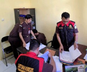 Kejari Halmahera Timur Geledah Dua Dinas Terkait Dugaan Korupsi Proyek RTH Masjid Agung Iqro Maba