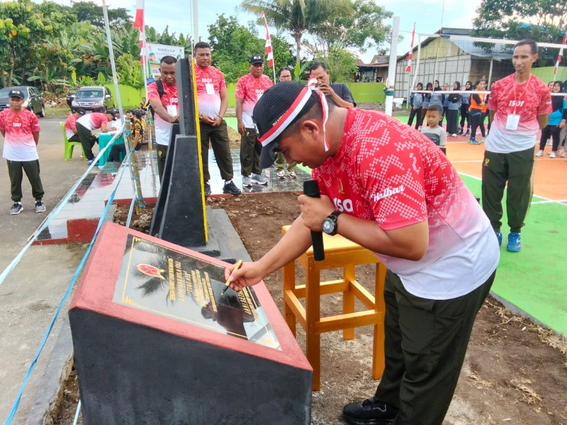 Meriahkan HUT ke-80 RI, Lapangan Voli Tugu Aer Resmi Diresmikan dan Babinsa Cup Voli Putri Dibuka di Jailolo