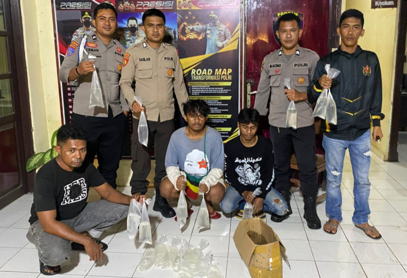 Razia Gabungan Polsek Oba, 23 Kantong Captikus Diamankan dari Dua Pemuda Ternate